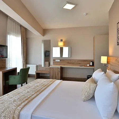 Hotel Kule 3*