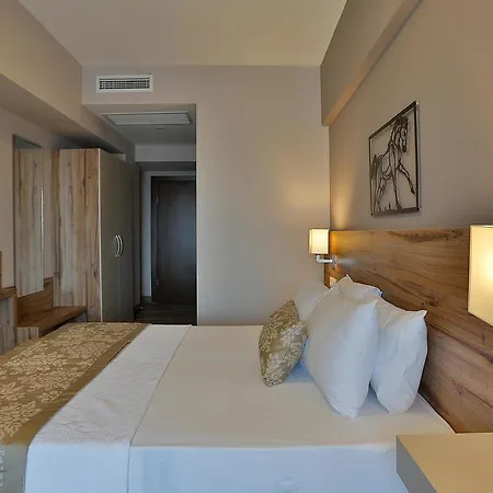Kule Hotel 3*