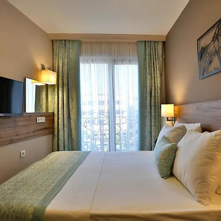 Kule Hotel 3*